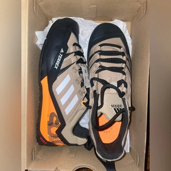 New In Box & New With TagsAdidas Men's Terrex Swift Solo 2.0 *make offers* - Picture 5 of 7